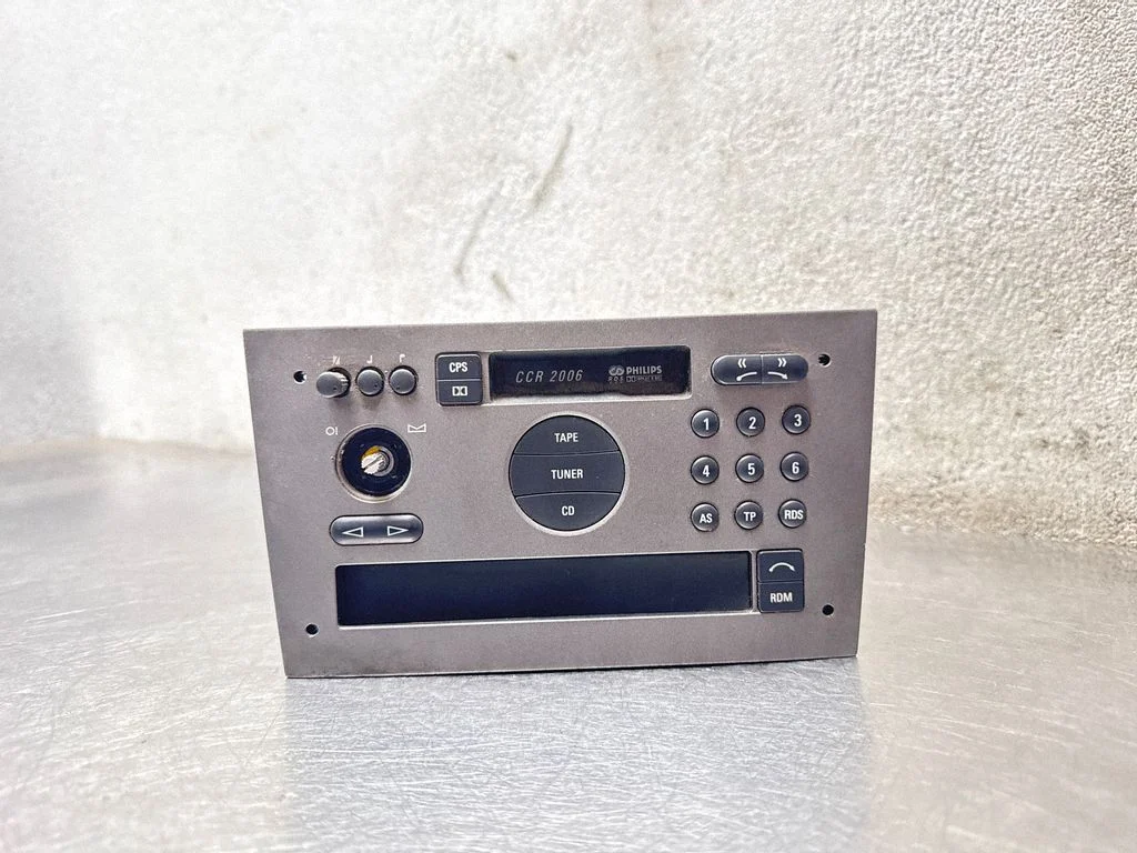 Radio/CD/DVD atskaņotājs/navigācija – Opel Vectra C (2002-2005)