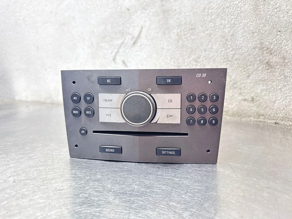 Radio/CD/DVD/GPS head unit 13251045