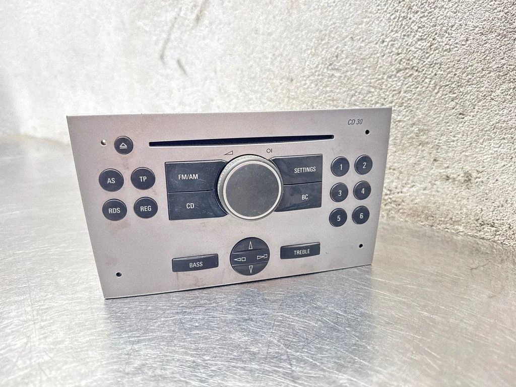 Radio, odtwarzacz CD/DVD, nawigacja 7644222317
