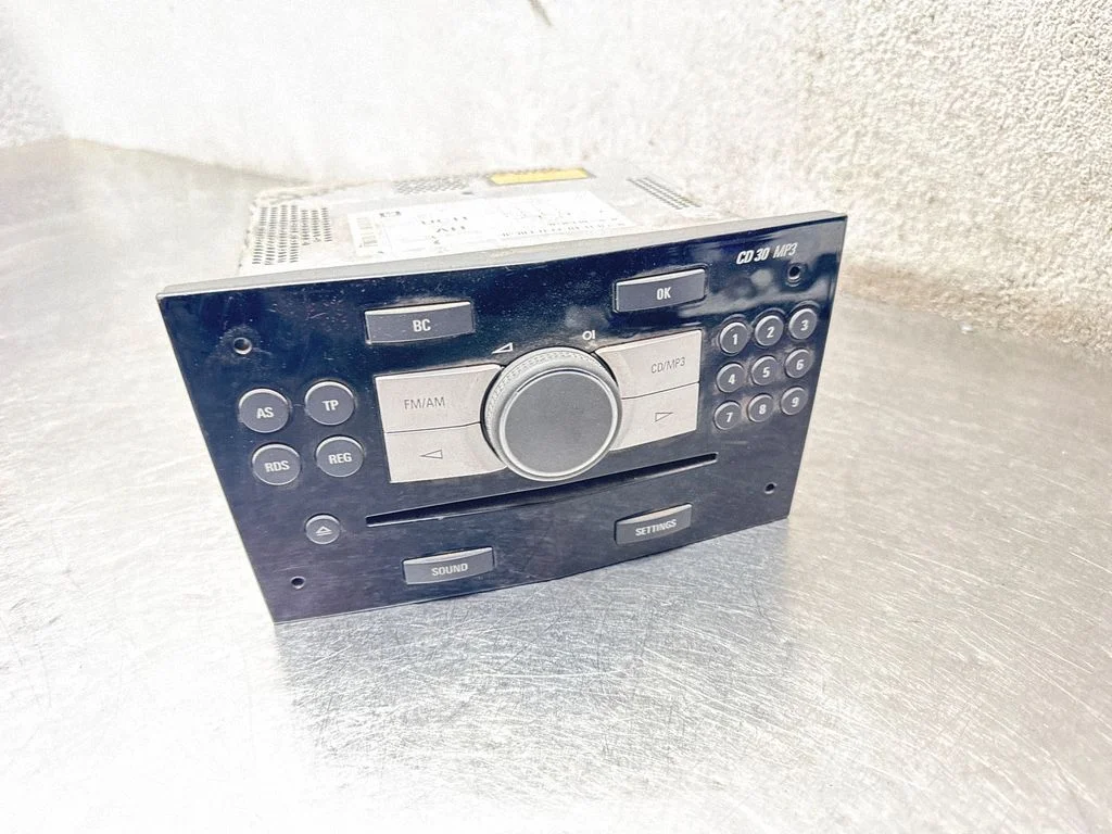 Radio/CD/DVD/GPS head unit 13251055