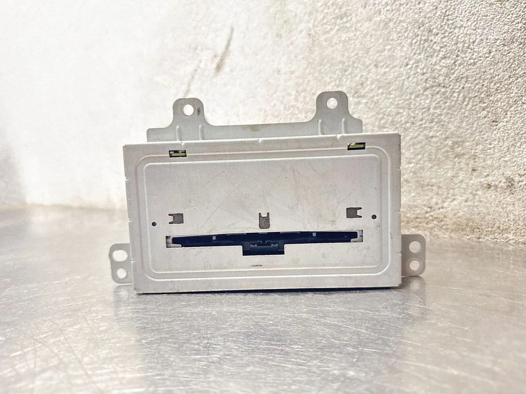 Radio/CD/DVD/GPS head unit 22790015