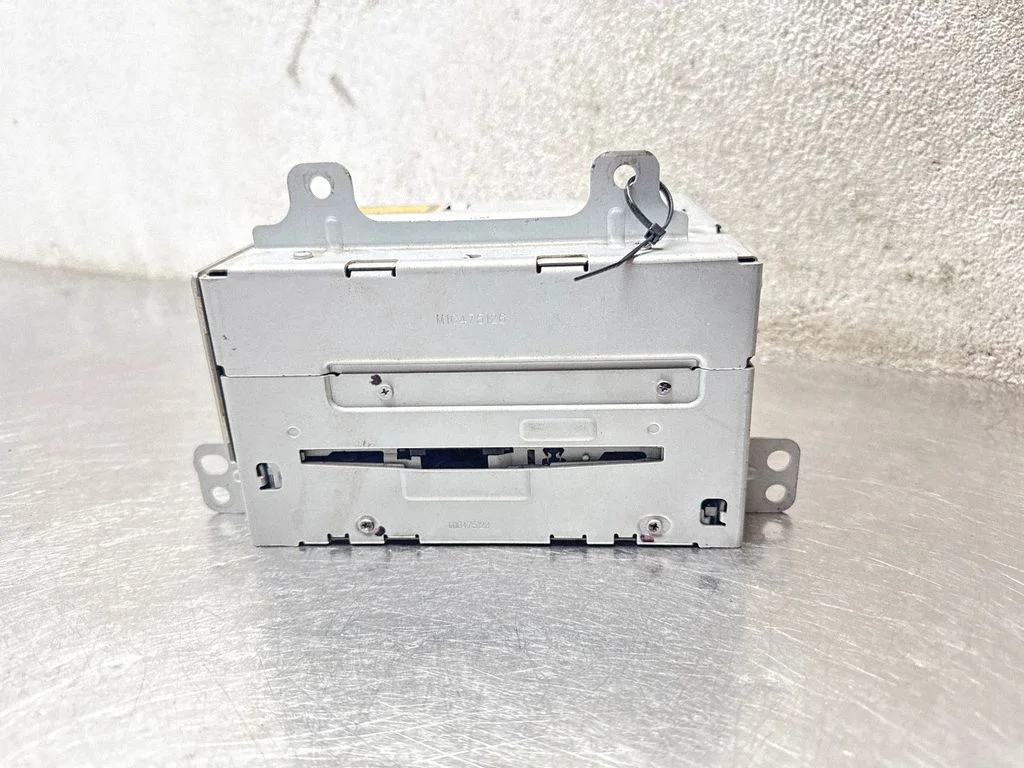 Radio/CD/DVD/GPS head unit 20854720