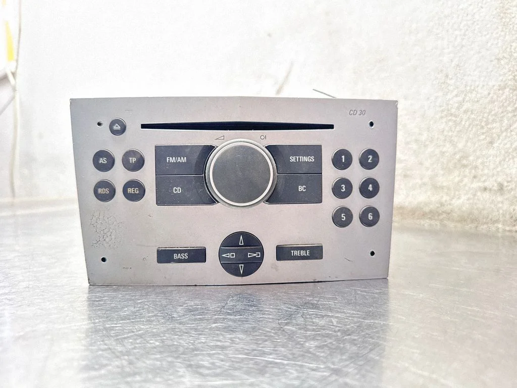 Radio/CD/DVD/GPS head unit – Opel Astra H (2004-2012)