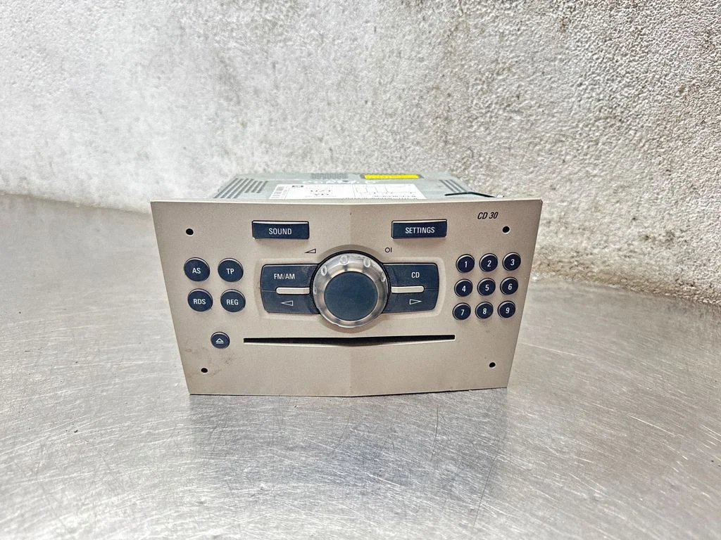Radio, odtwarzacz CD/DVD, nawigacja – Opel Corsa D (2006-2014)
