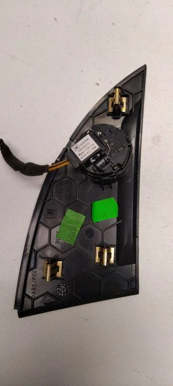 Skaļrunis (-ņi) priekšējās durvīs – Opel Meriva B (2010-2016)