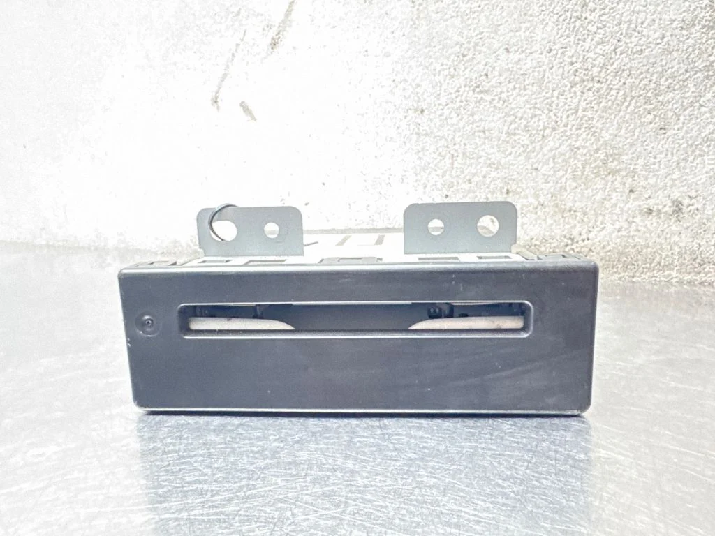CD/DVD-vahetaja – Opel Insignia A (2008-2017)