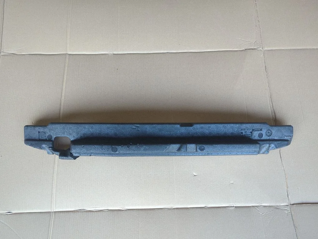 Priekšējā bampera pastiprinājums 992807665D