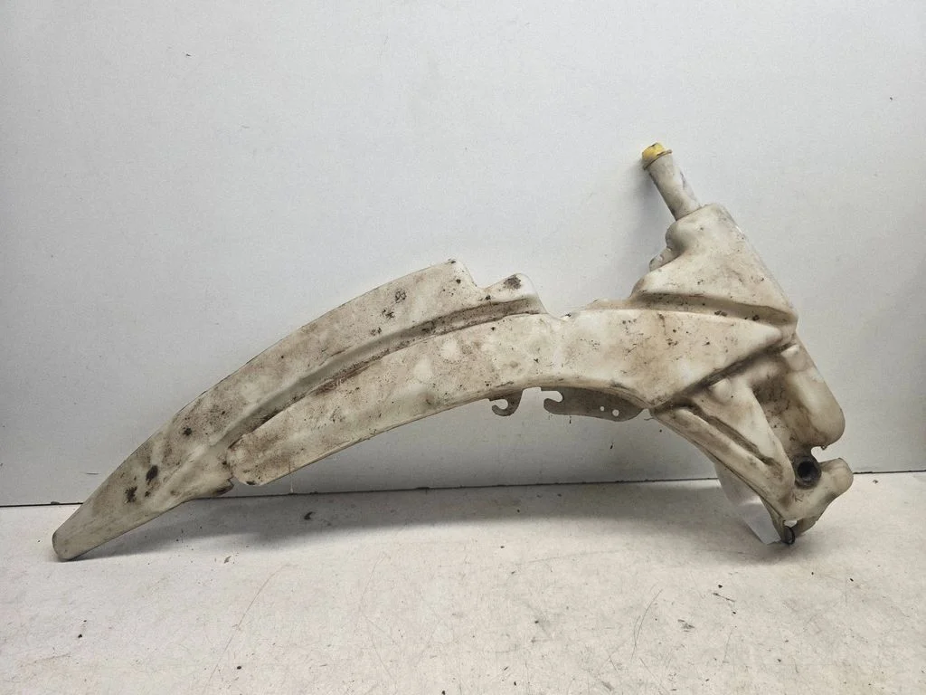 Zbiorniczek spryskiwacza XS4117618CH