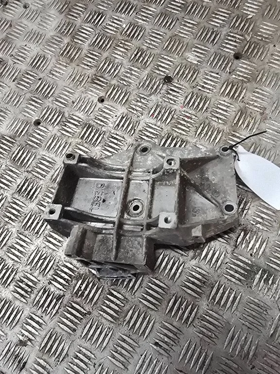 A/C compressor mount bracket 028260885A