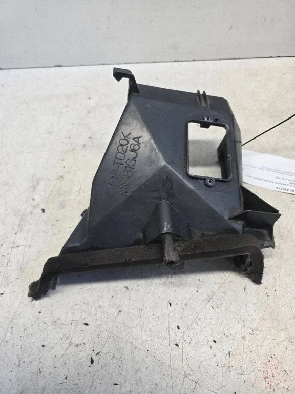Air intake duct part M1681GJ6A