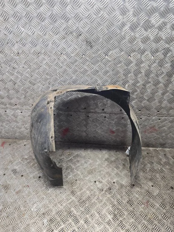 Front wheel arch liner splash guards 8D0821172B