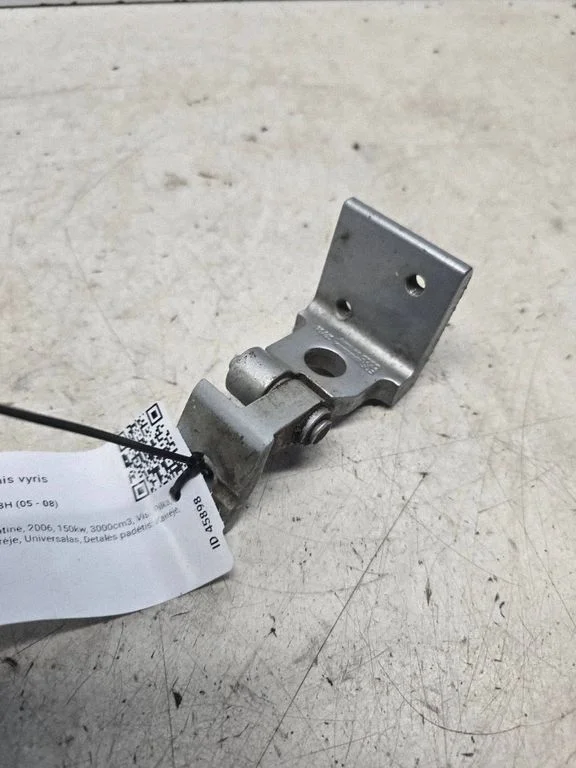Rear door upper hinge 8D0833411A