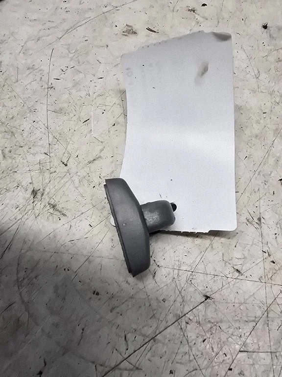 Sun visor clip/hook/bracket – Audi A4 S4 B5 8D (1994-1999)