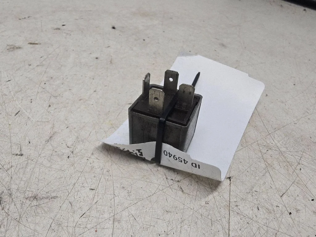 Other relay 8D0951253A
