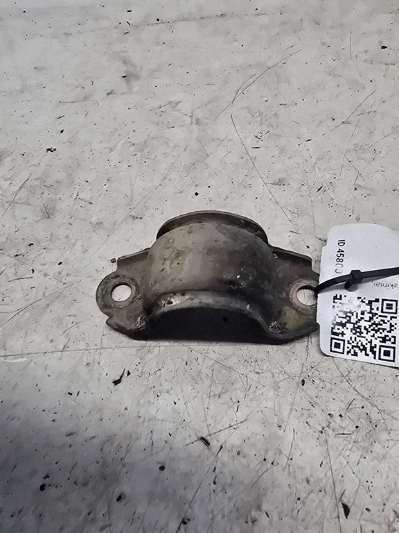 Sway bar bush bracket, front – Audi A4 S4 B5 8D (1994-1999)