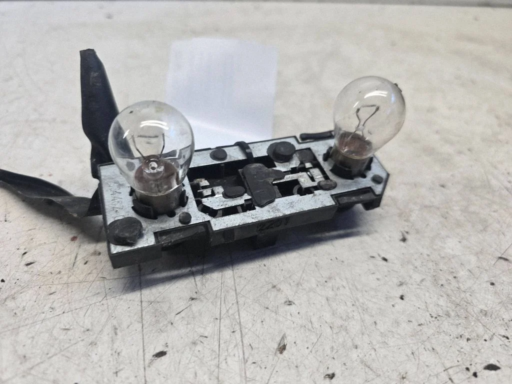 Tail light bulb cover holder – Ford Galaxy (2000-2006)