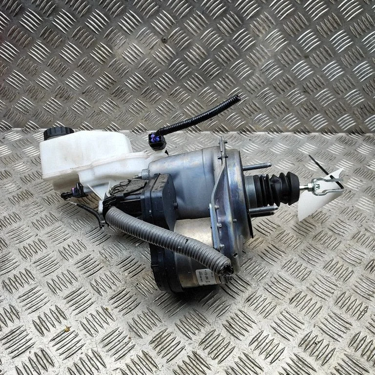 Brake booster – Toyota Yaris Cross (2020-)
