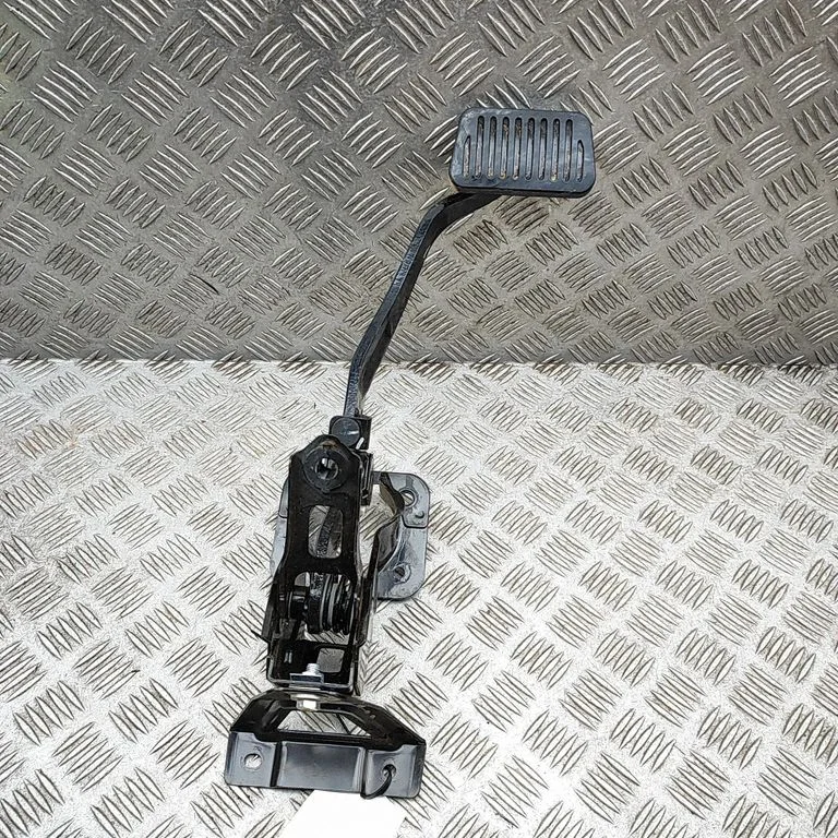 Brake pedal EKEA3504311