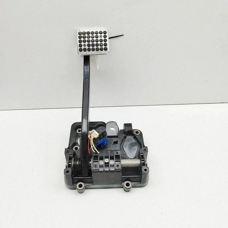 Pedał hamulca 4G432450DD