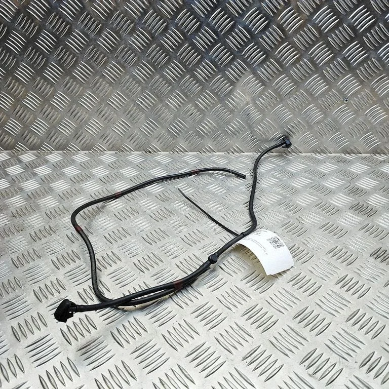 Windshield washer spray nozzle – Toyota Yaris Cross (2020-)