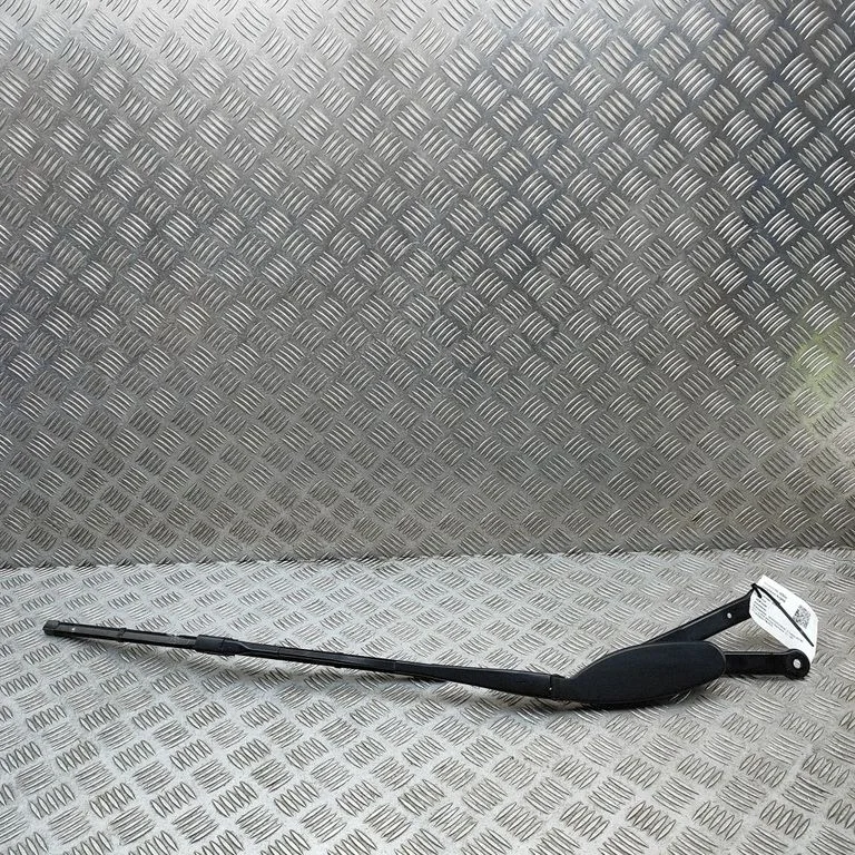 Front wiper blade arm A2138200444