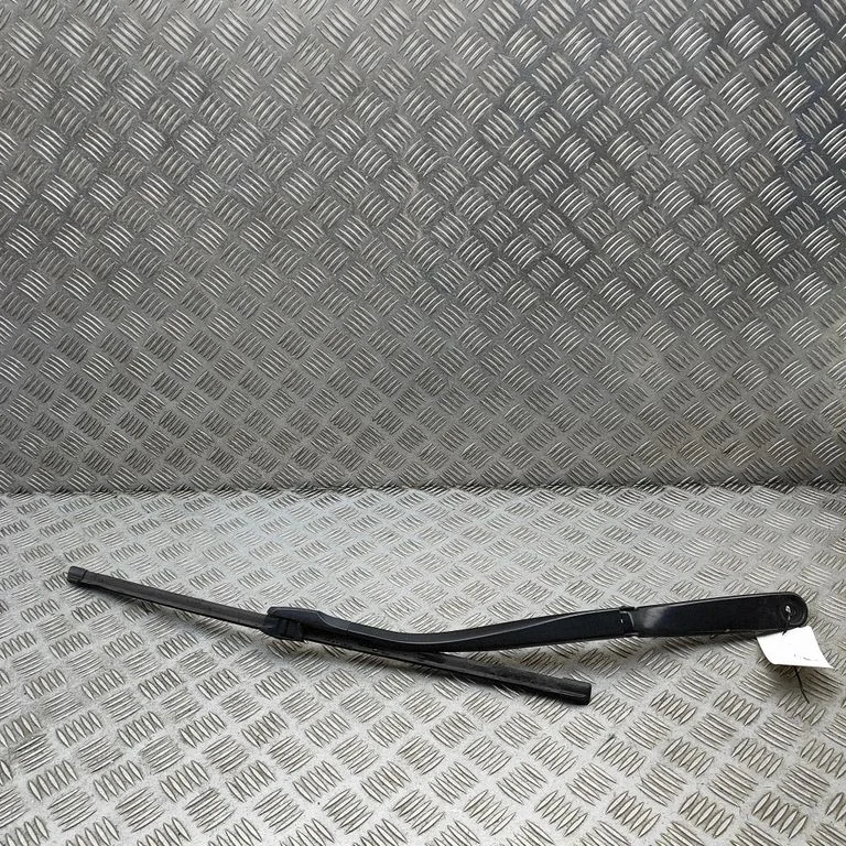 Priekšējā stikla tīrītājs 7182460