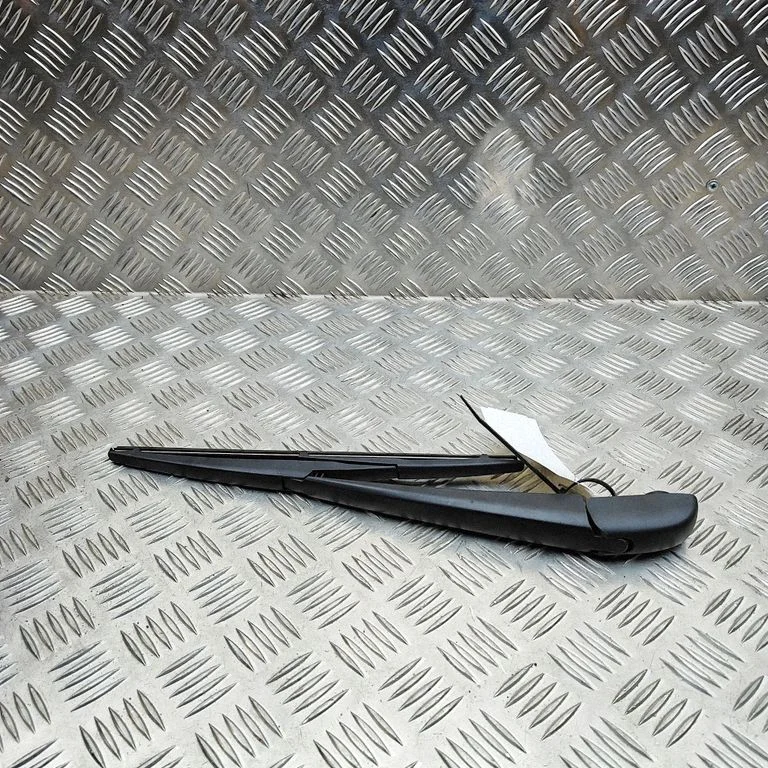 Aizmugurējā stikla tīrītāja svira 852410D170