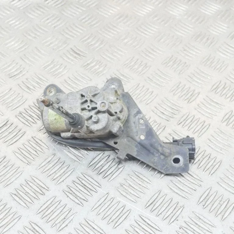 Headlight wiper arm set – Nissan Patrol Y61 (1997-2009)