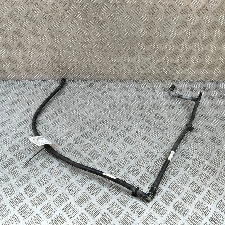 Tulepesuvedeliku voolik(ud) 8T0955667D