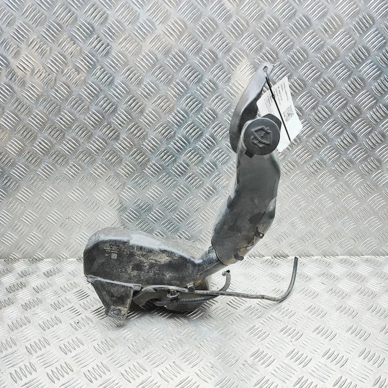 Logu mazgāšanas šķidruma tvertne 160794800B