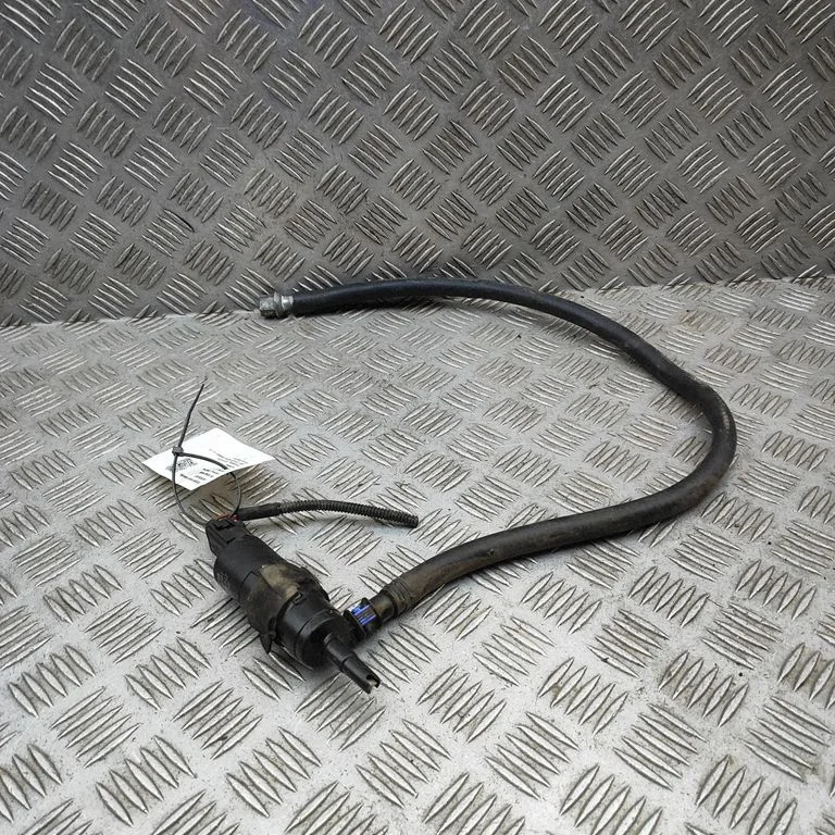 Windscreen/windshield washer pump 3B7955681