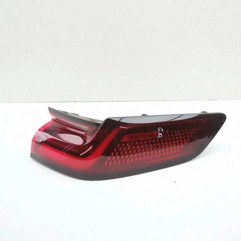 Rear/tail lights SA3HKU4133020
