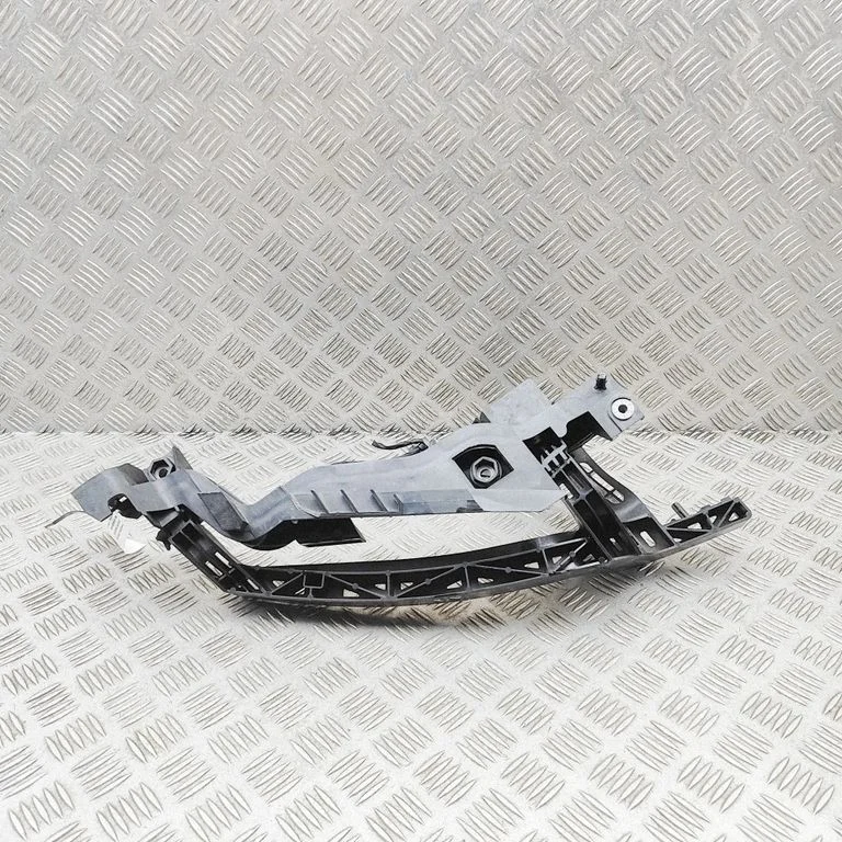 Wspornik reflektora 85E959345C