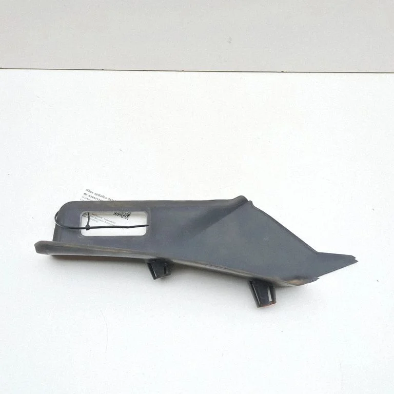 Rear/tail light trim molding 971827598A