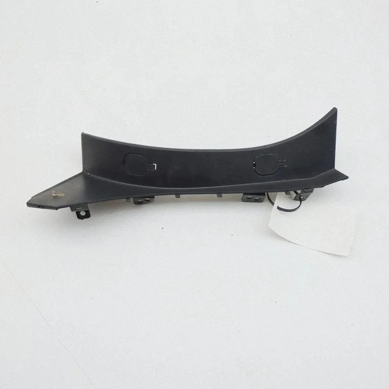 Rear/tail light trim molding 866Y7CV100