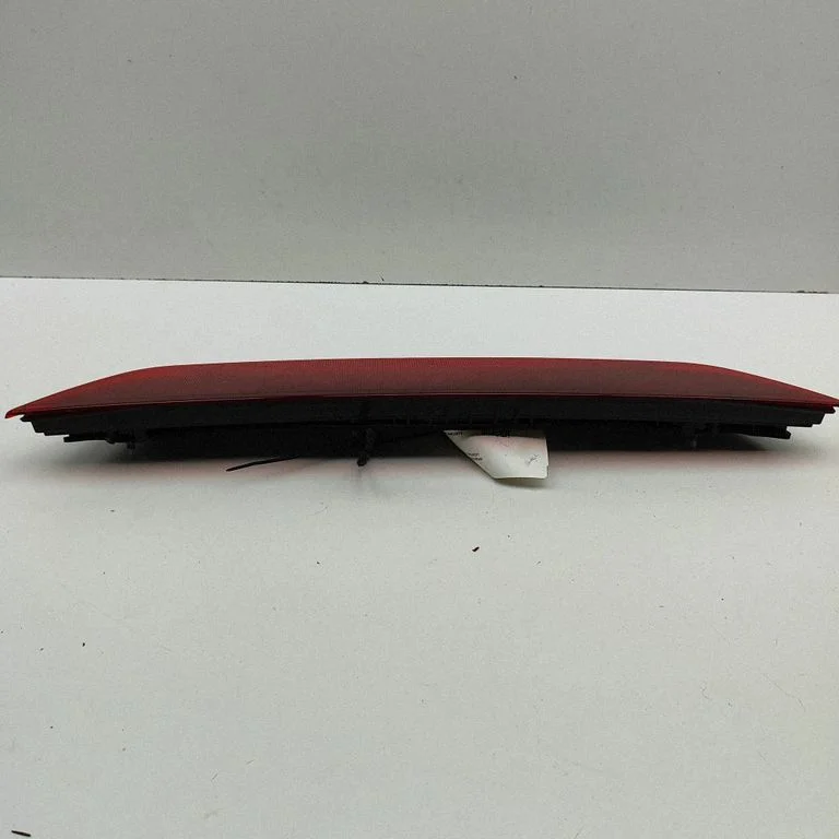 Papildu stopgaismas lukturis PZ3113A613AB
