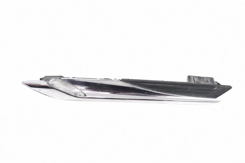 Kierunkowskaz w błotniku – BMW Seria 6 F06 Gran coupe (2012-2018)