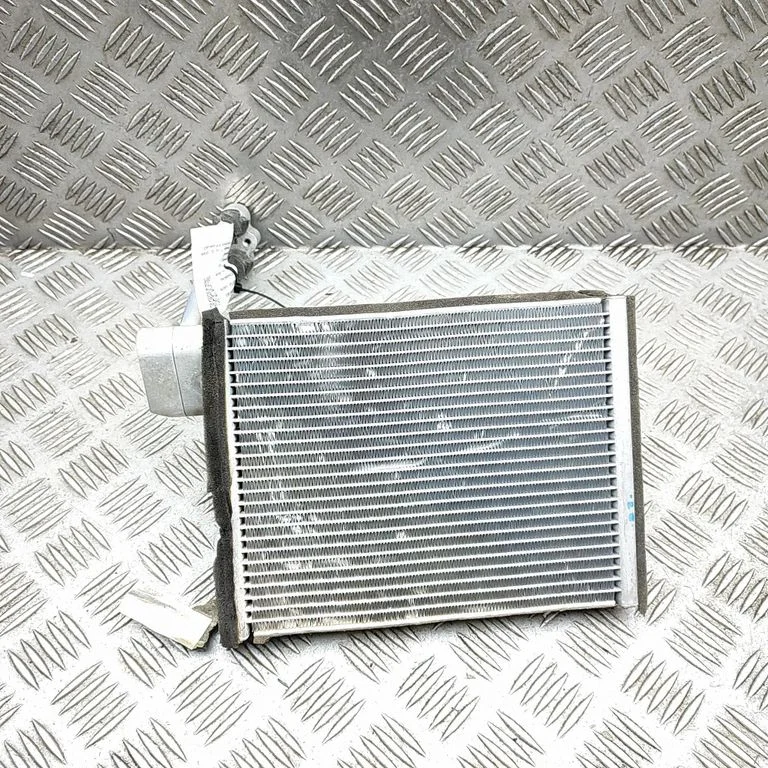 Air conditioning (A/C) radiator (interior) EP0308107510