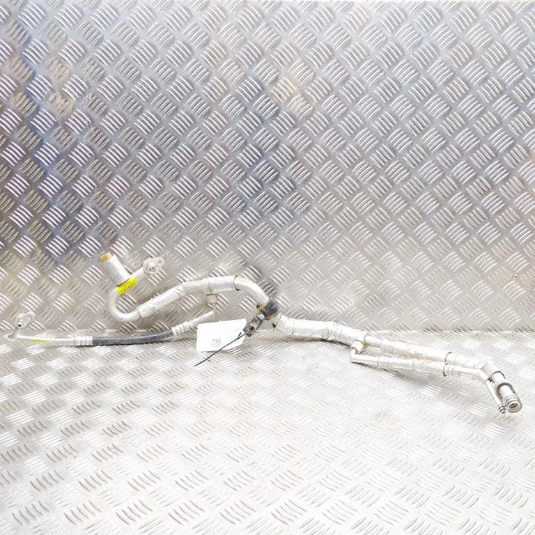 Air conditioning (A/C) pipe/hose SA3HJU8108401