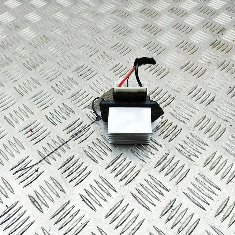 Krāsniņas ventilatora rezistors (reostats) MEF8114230A