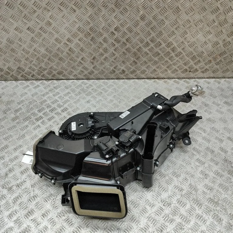 Interior heater climate box assembly MB3B19E616CC