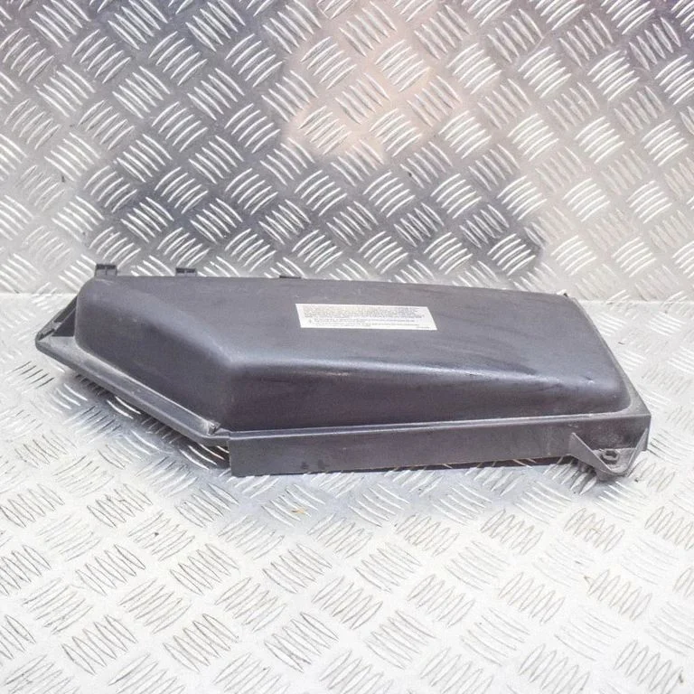 Cabin air micro filter cap – BMW 6 Series E63 E64 (2002-2010)