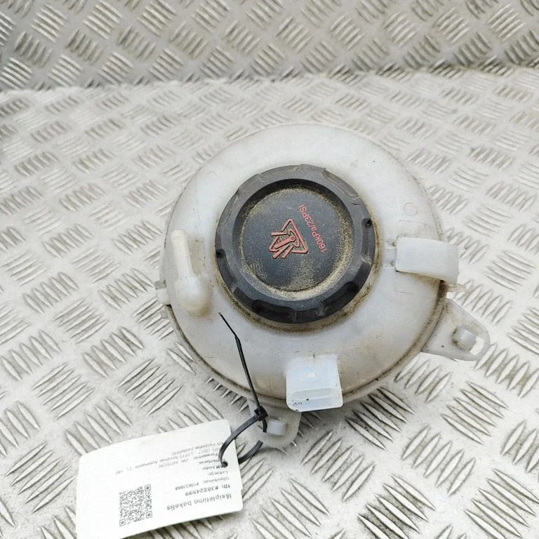Jahutusvedeliku paisupaak 3Q0121407C