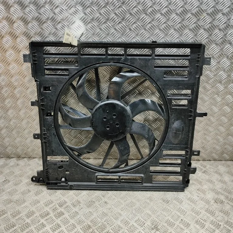 Radiator cooling fan shroud PZ318C607DA