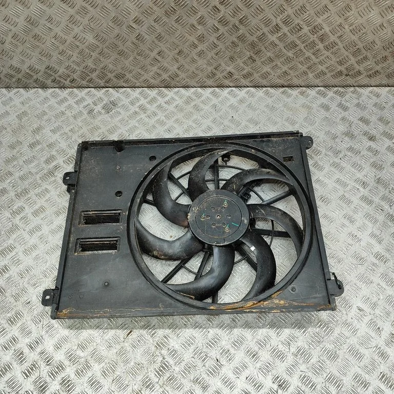 Elektriskais radiatora ventilators SA3HA1308010