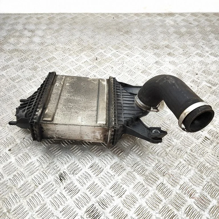 Intercooler radiator FPLA6K775AB