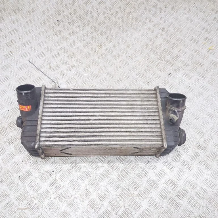 Starpdzesētāja (interkūlera) radiators 282702F600
