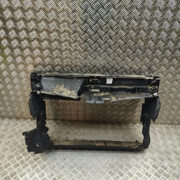 Radiatoru panelis 5E3121285A