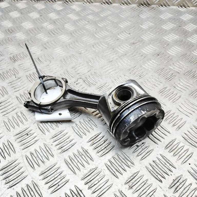 Piston – Audi A4 Allroad B8 (2008-2016)
