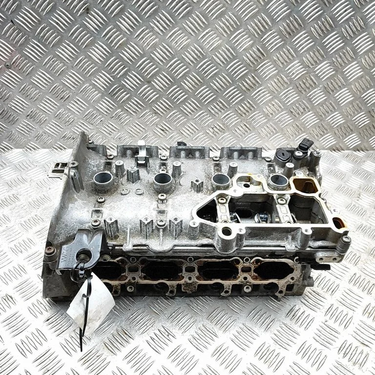 Dzinēja galva 06K103264A